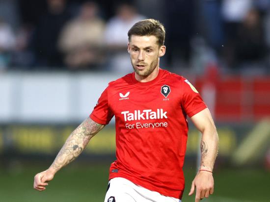Conor McAleny equaliser earns Salford draw with Crawley