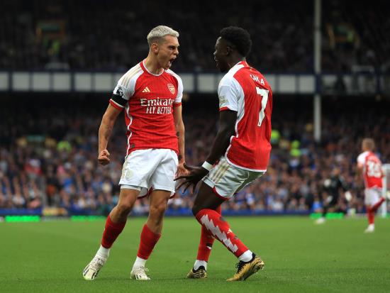 Leandro Trossard fires unconvincing Arsenal to rare away victory at Everton