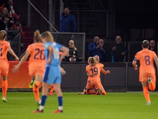 England suffer last-gasp loss on Sarina Wiegman’s Netherlands return