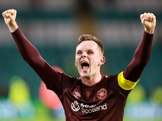 Lawrence Shankland amends penalty miss with last-gasp Hearts winner at Hibernian