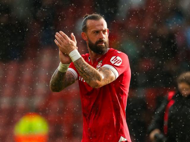 Steven Fletcher fires Wrexham back into top three with Notts County winner