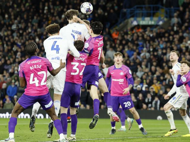 Leeds miss chance to go top after disappointing draw at home to Sunderland