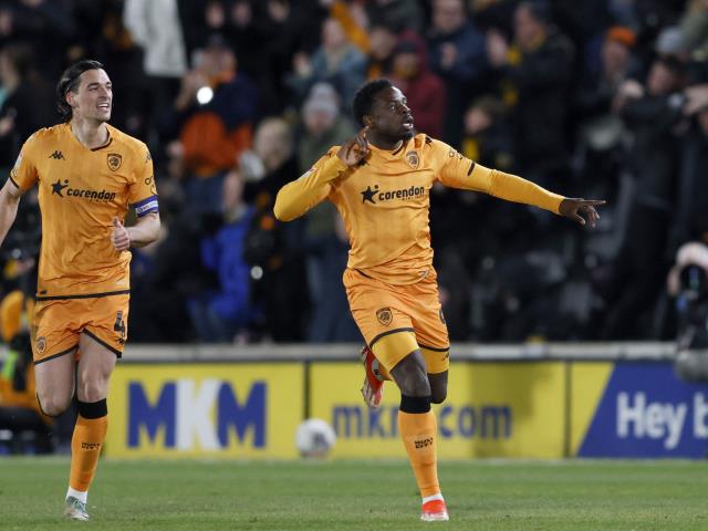 Ipswich miss chance to go second as Hull hit back to claim thrilling draw