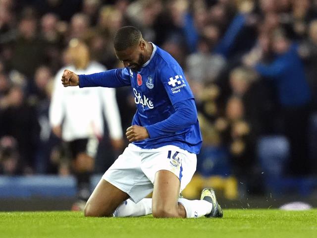 Beto rescues dramatic point for Everton against Fulham