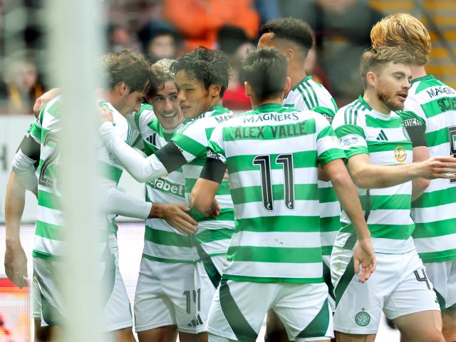 Celtic cruise to comfortable win at Motherwell to return to Premiership summit