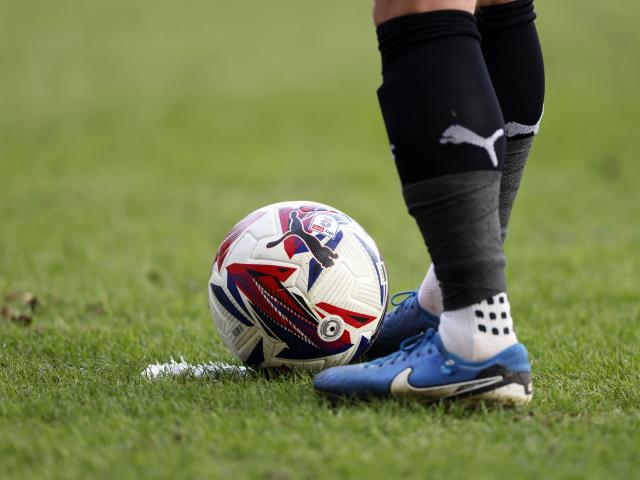 Kairo Mitchell grabs late Rochdale equaliser to deny Tamworth