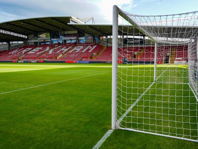Wrexham and Bolton play out goalless draw in League One promotion battle