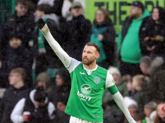 Hibernian improve their hopes of finishing third with defeat of Dundee United