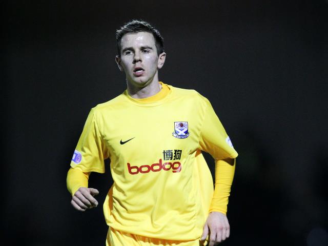 East Fife beat nine-man Annan Athletic in play-off first leg