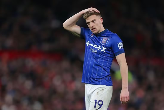 Man Utd hold 'face-to-face talks' with £30m star as Premier League rivals resigned to exit