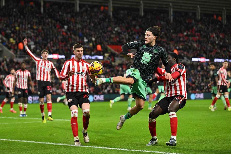 Sheffield and Sunderland set for Premier League promotion showdown