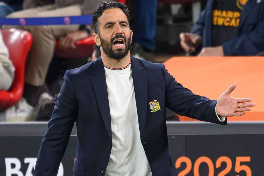 Amorim addresses Fernandes and Garnacho exit talks