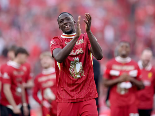 “My agent met the club last week”: Liverpool star drops update on future amid “completely fake” rumours