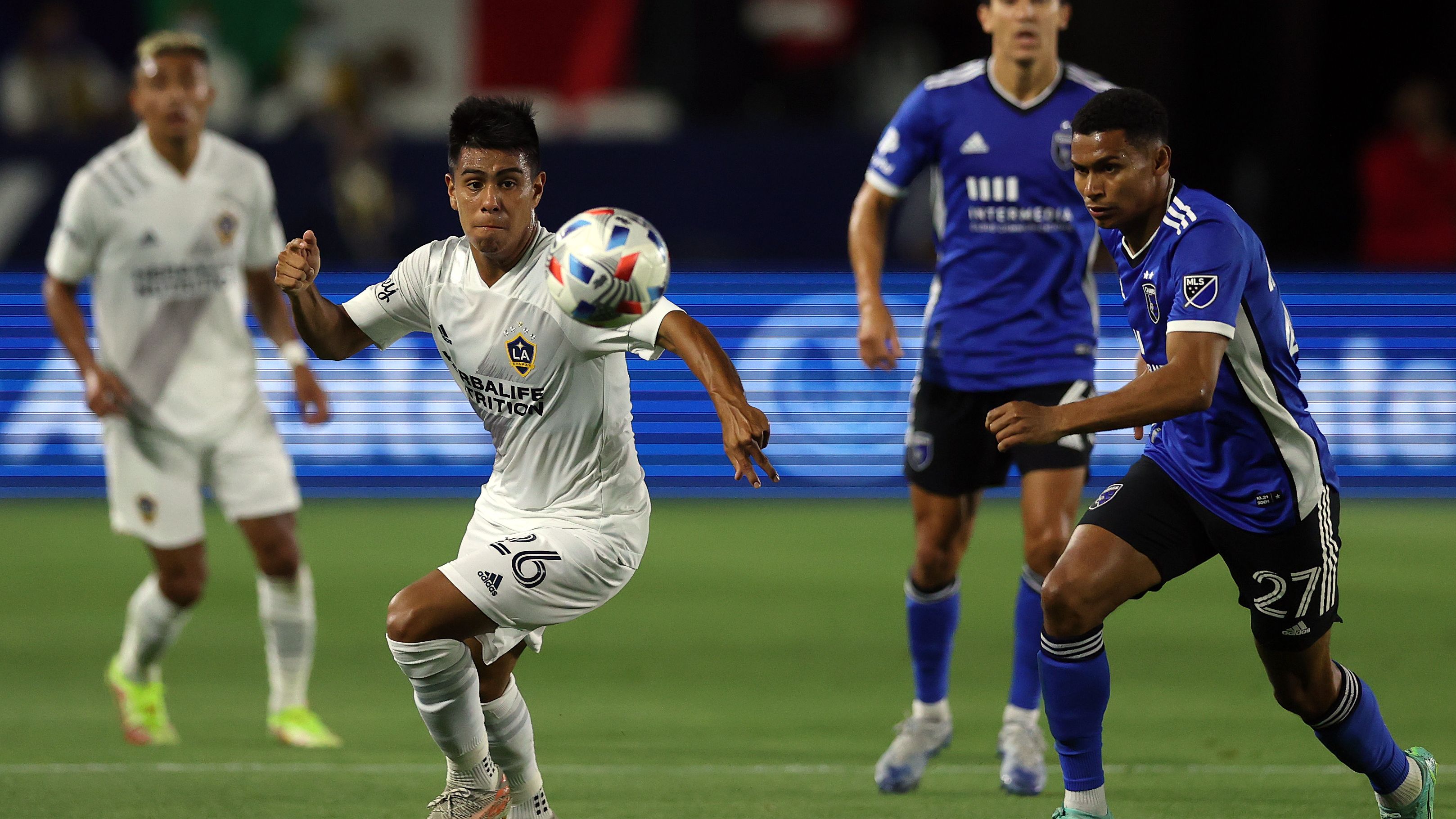 Chivas reportedly secure first signing ahead of next tournament, with right winger Efraín Álvarez set to join