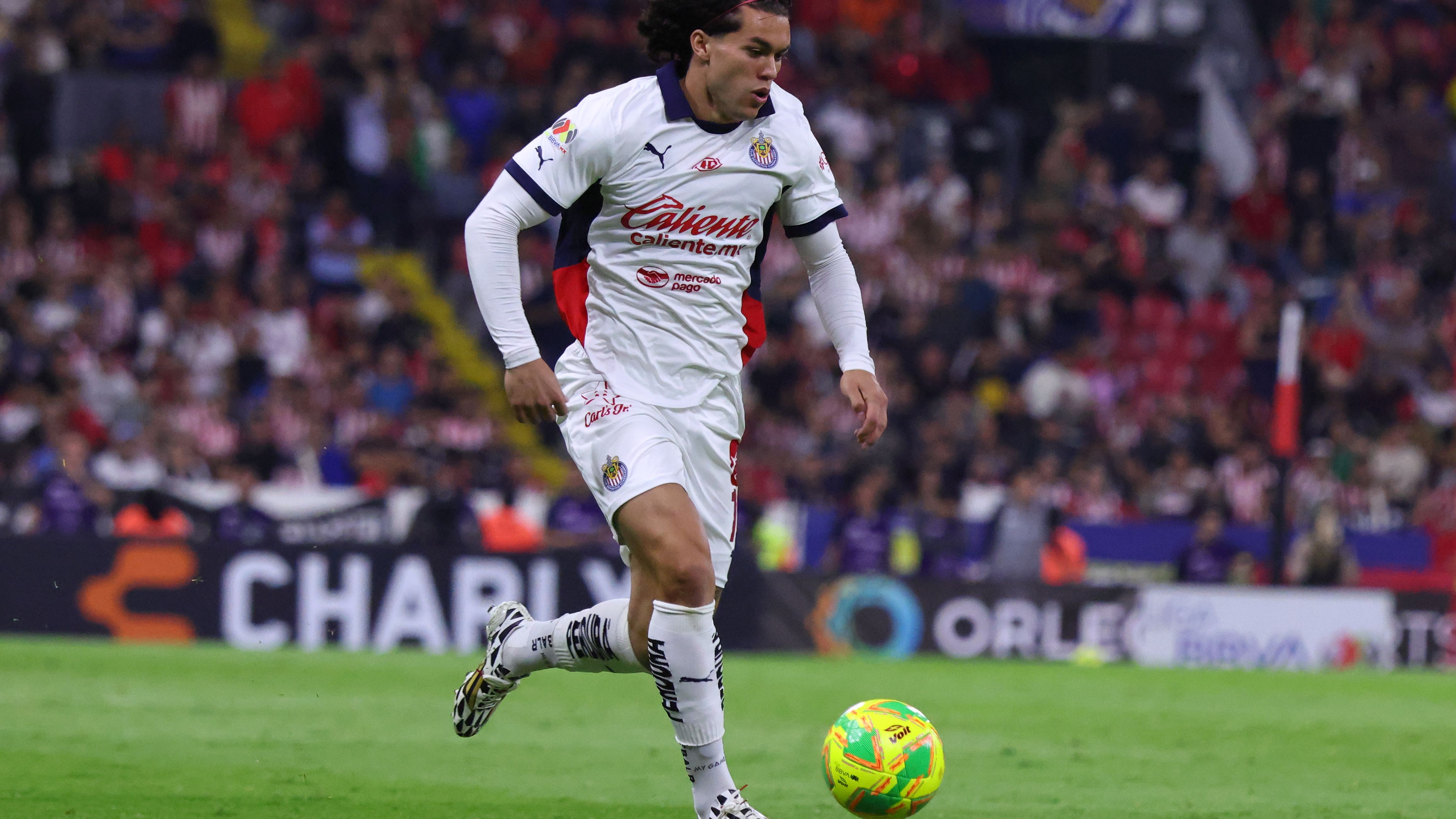 Chivas reportedly secure first signing ahead of next tournament, with right winger Efraín Álvarez set to join