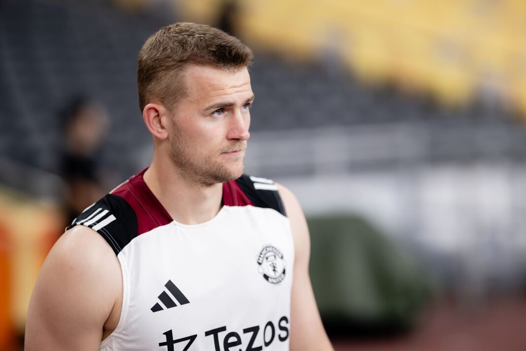 Man Utd star breaks silence on bus parade shame as club earn £8m