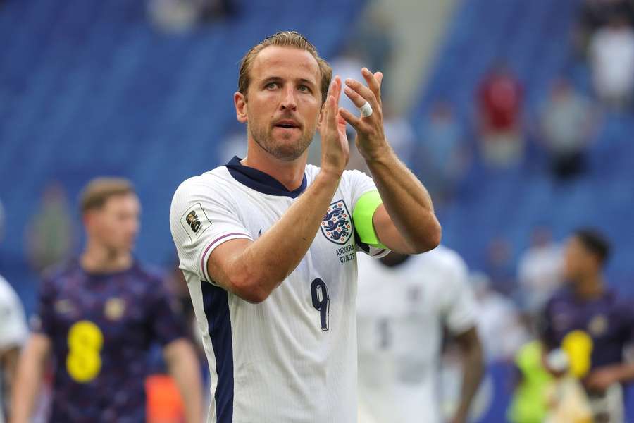 Kane hits out at sloppy England, praises one teammate