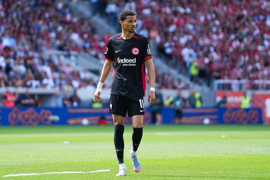 Man United open Hugo Ekitike talks despite rival interest