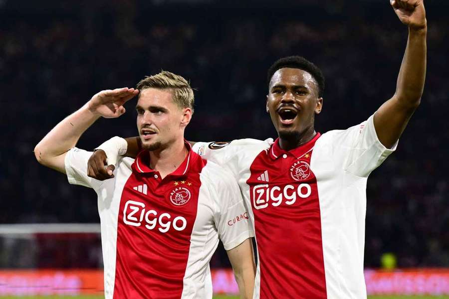 Arsenal step up bid to beat Chelsea to Jorrel Hato