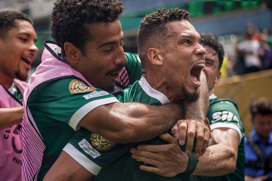 Palmeiras beat rivals Botafogo to book Club World Cup quarter-final spot