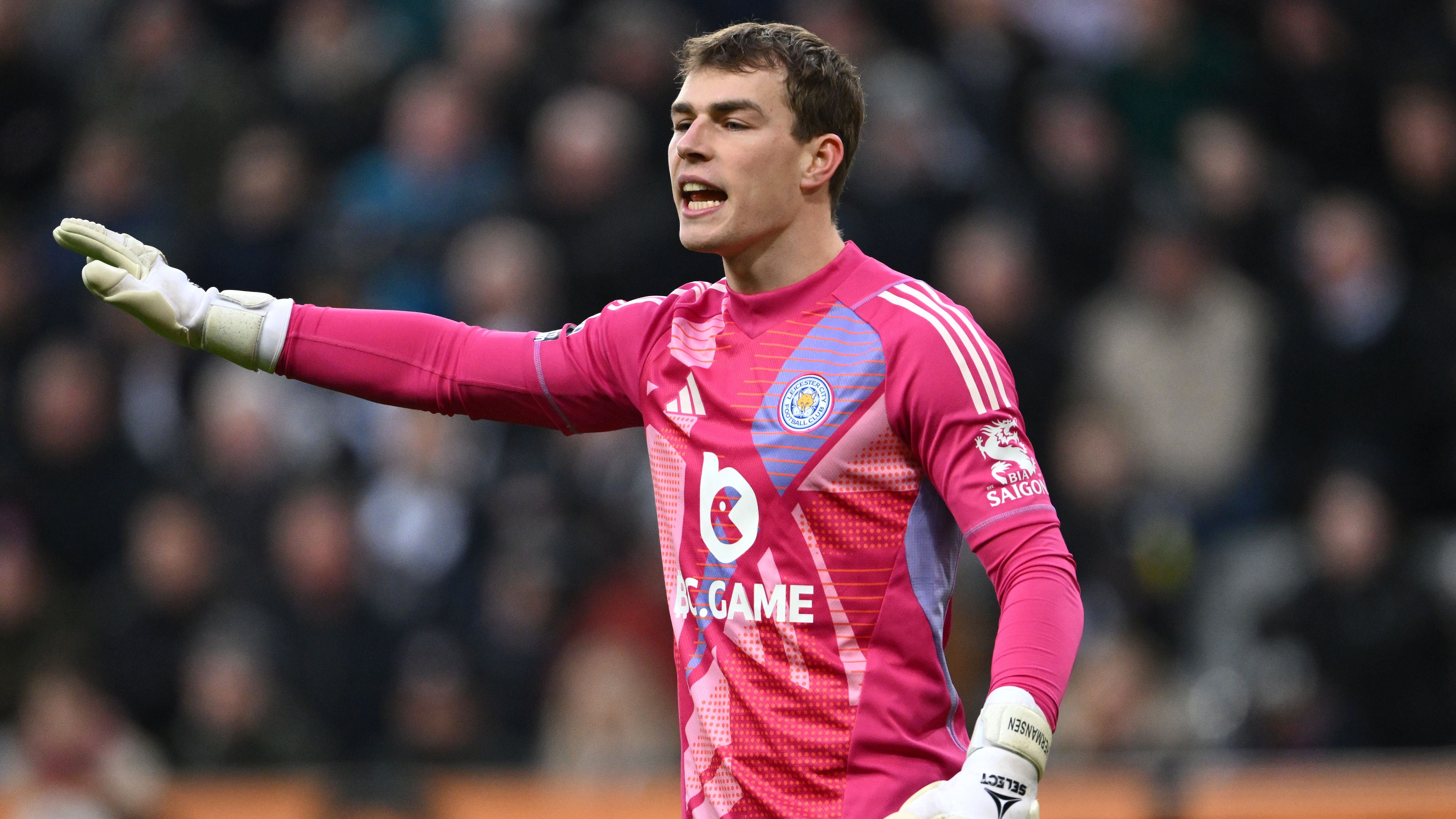 Chelsea eyeing ANOTHER goalkeeper?! Blues ready to rival West Ham for Leicester stopper after Foxes relegation and Kepa's exit