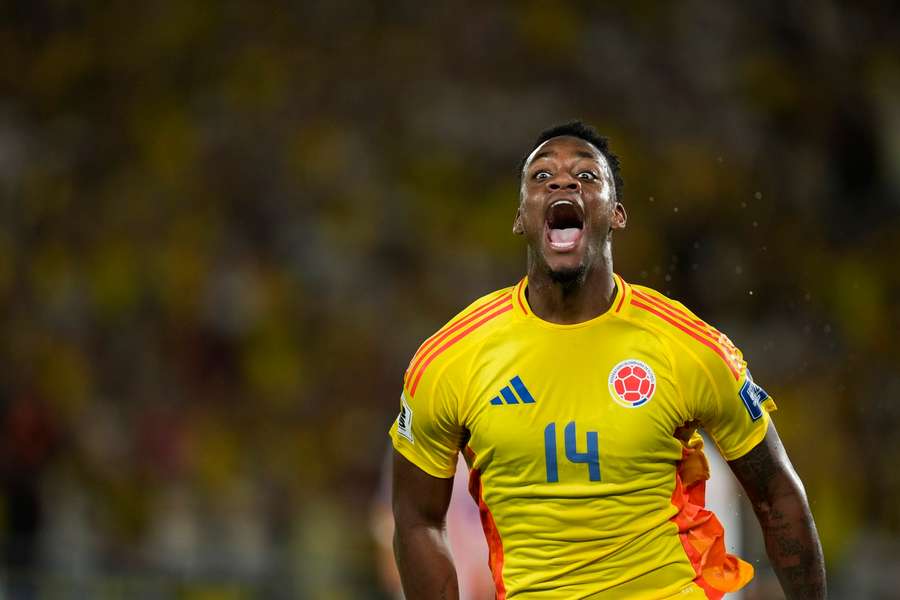 Man Utd snubbed loan deal for Duran after his 3336k-a-week wages were revealed