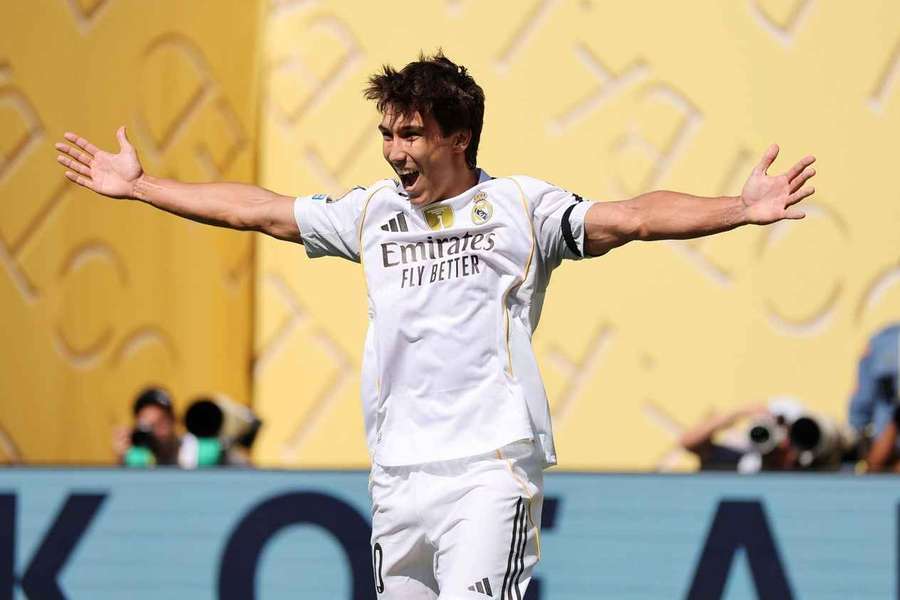 Real Madrid subdue hard-fighting Dortmund to reach semis