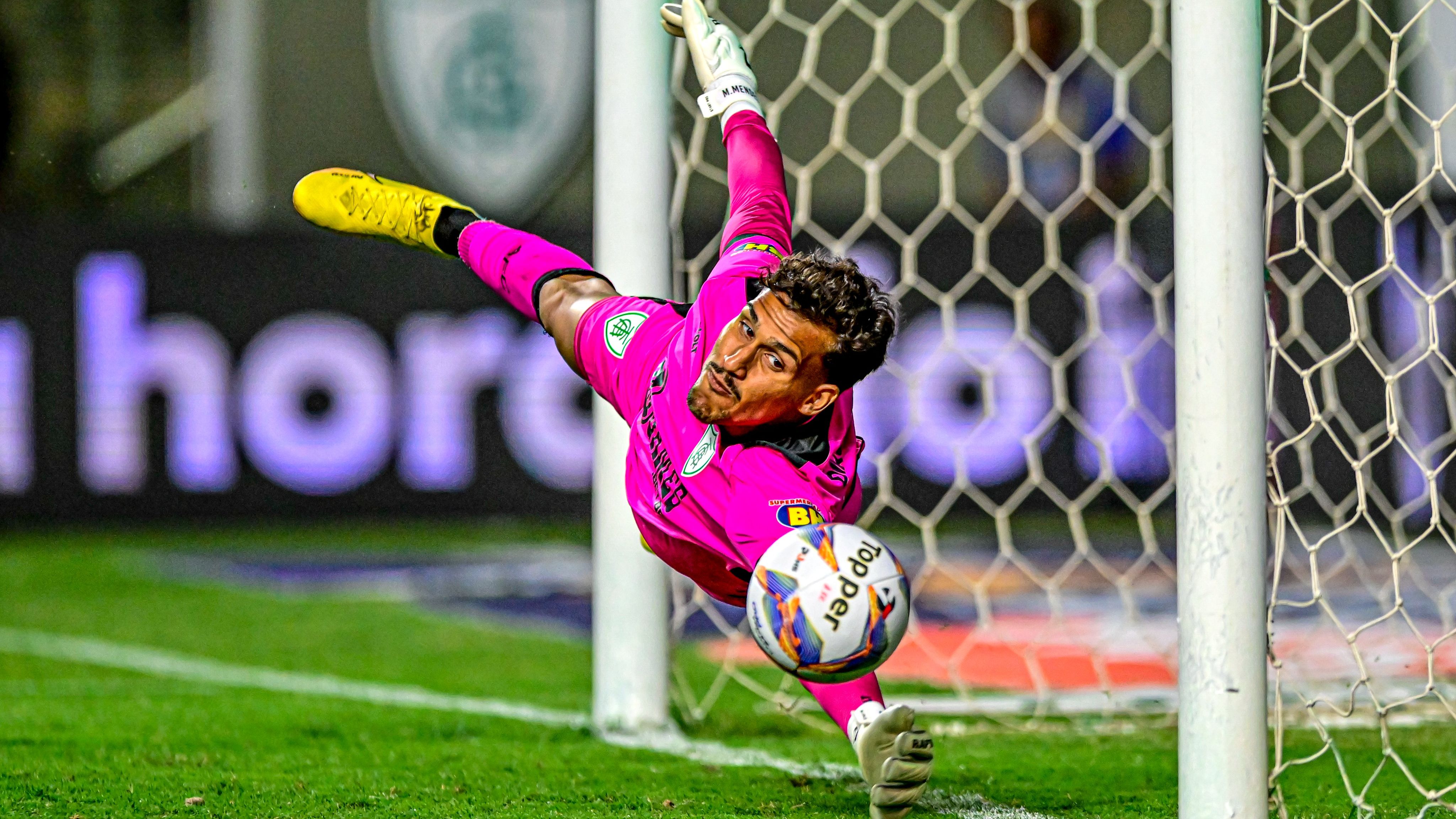 Man Utd given huge boost in hunt for Botafogo goalkeeper John Victor after losing Andre Onana to injury