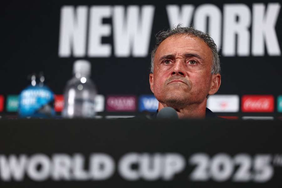 Luis Enrique urges PSG players to end