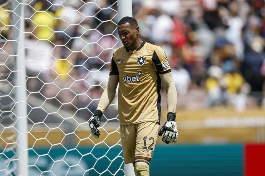 Man United handed boost in pursuit of Andre Onana replacement