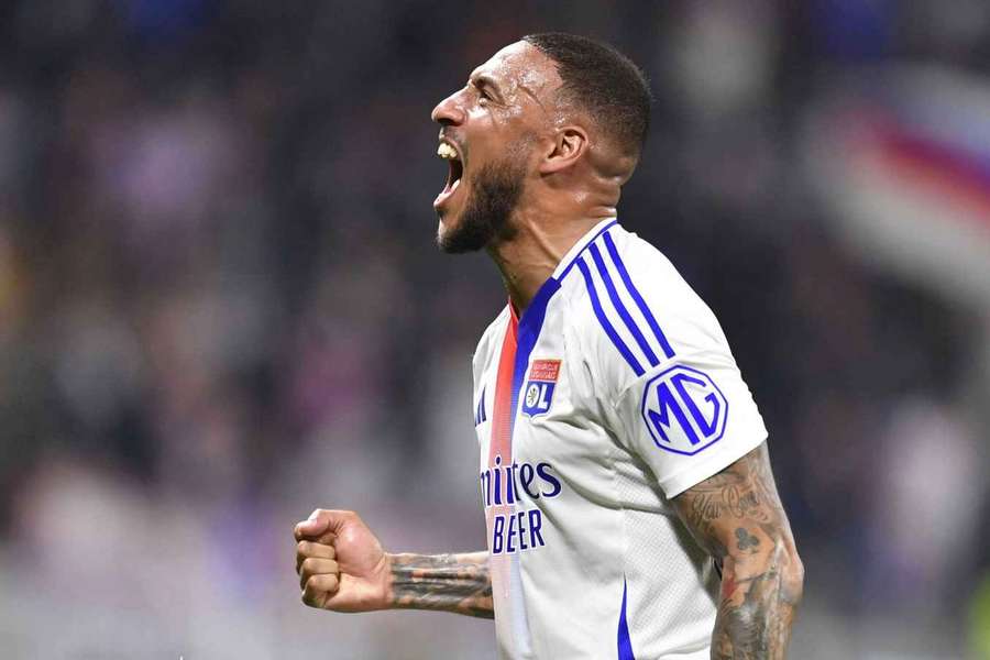 Man Utd eye shock move for ex-Bayern Munich midfielder