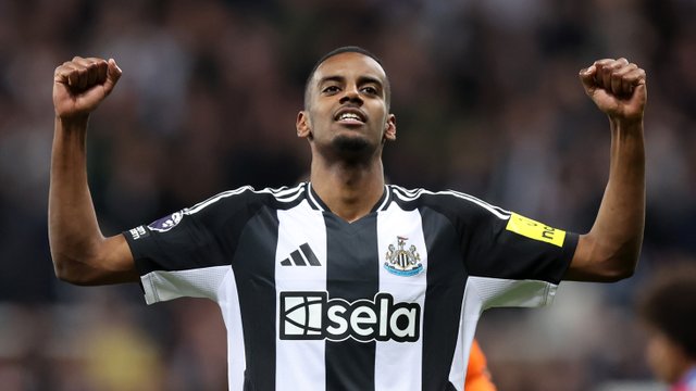 Newcastle 'braced' for £130m offer from Liverpool for Alexander Isak as details of agent talks emerge