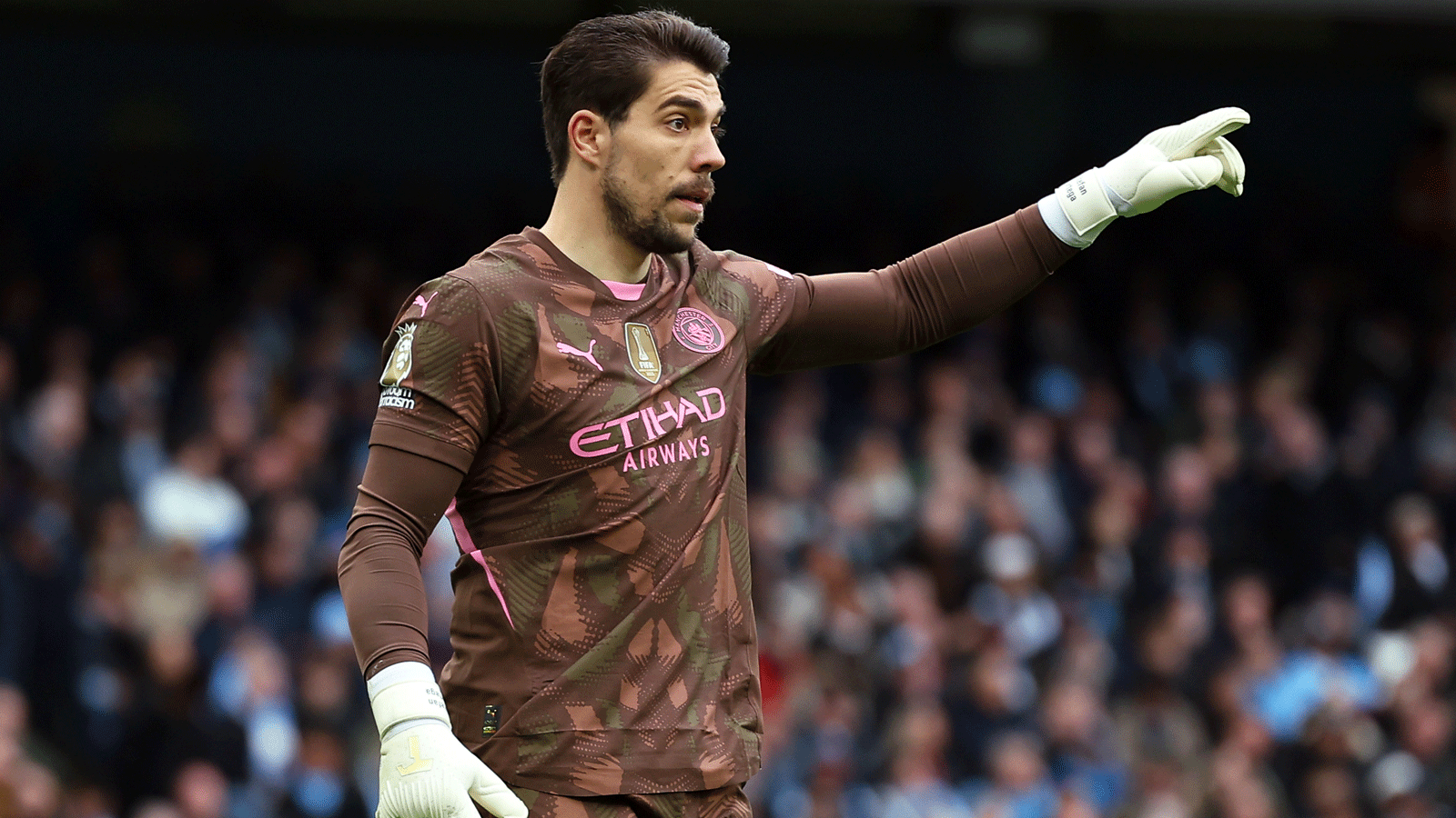 Arsenal appear to accidentally confirm Cristhian Mosquera transfer after releasing image of Valencia defender being interviewed by media team