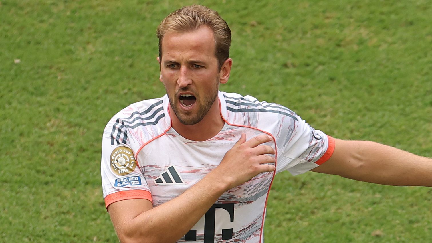 Bayern Munich 'don't want to be messed around' in transfer pursuit of new back-up to Harry Kane
