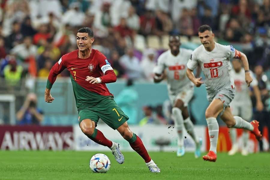 Ronaldo regrets Man Utd miss as 372m Hojlund loses mentor