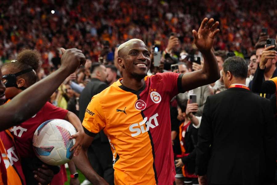 Galatasaray agree deal with Napoli to sign Victor Osimhen