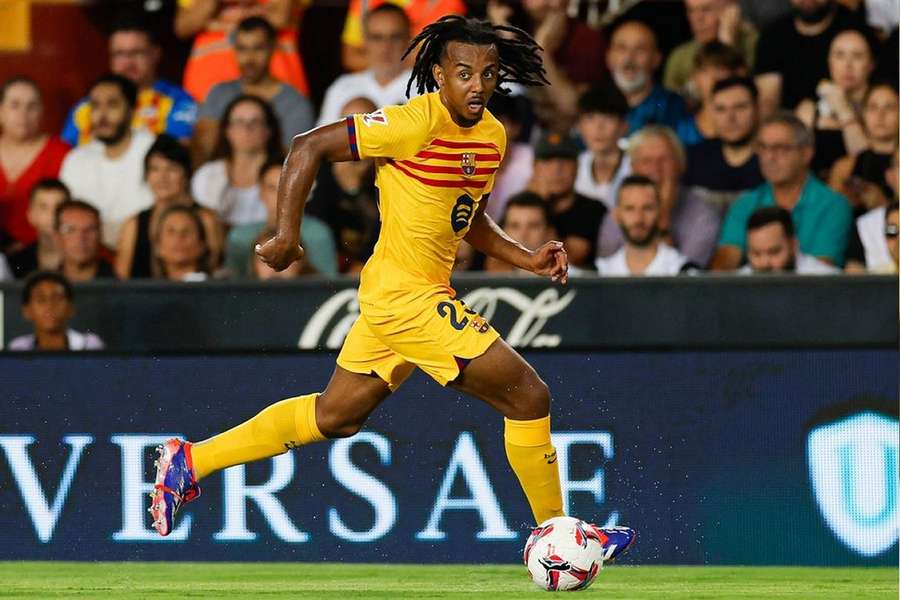 Barcelona End Dumfries Pursuit as Focus Shifts to Keeping Man City Target Jules Kounde