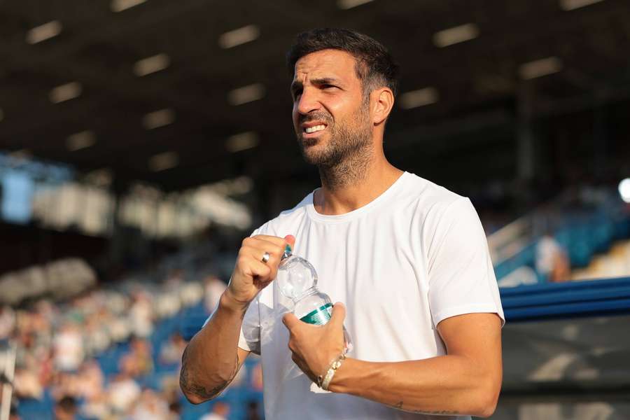 Como coach Cesc insists never being tempted by AC Milan, Bayer rumours