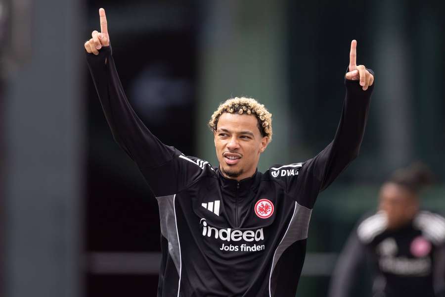 Liverpool confirm signing of Frankfurt's Hugo Ekitike