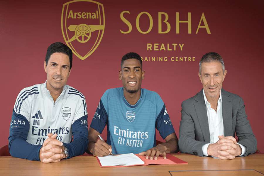 Arsenal confirm the signing of Cristhian Mosquera from Valencia