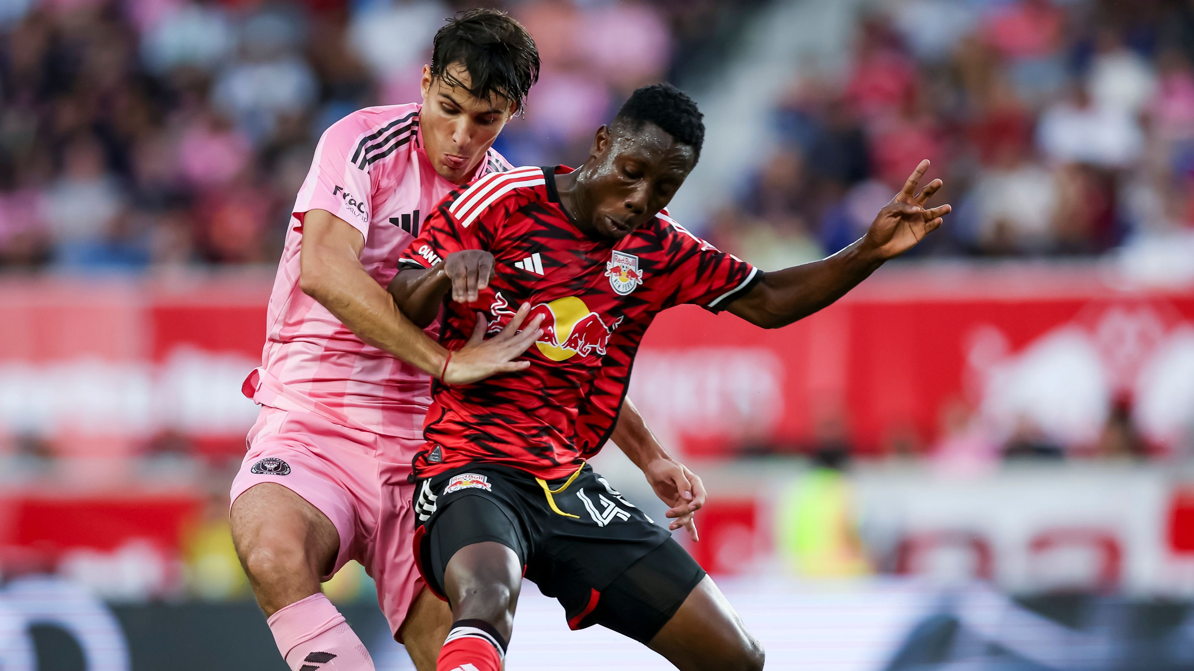 'Is he thinking about leaving the national team?' - Rodrigo De Paul’s move to Inter Miami less than a year before the World Cup sparks criticism within Argentina media