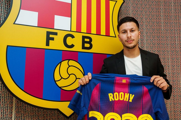 Roony scores on Barcelona debut in victory over Vissel Kobe