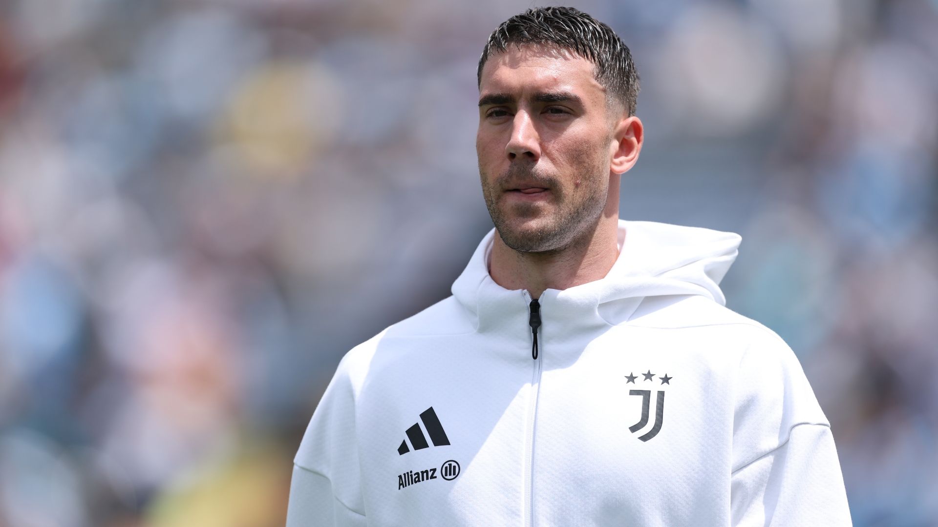 Man Utd bizarrely urged to sign Dusan Vlahovic despite Juventus woes as Rasmus Hojlund & Joshua Zirkzee are brutally called out by former Red Devils striker