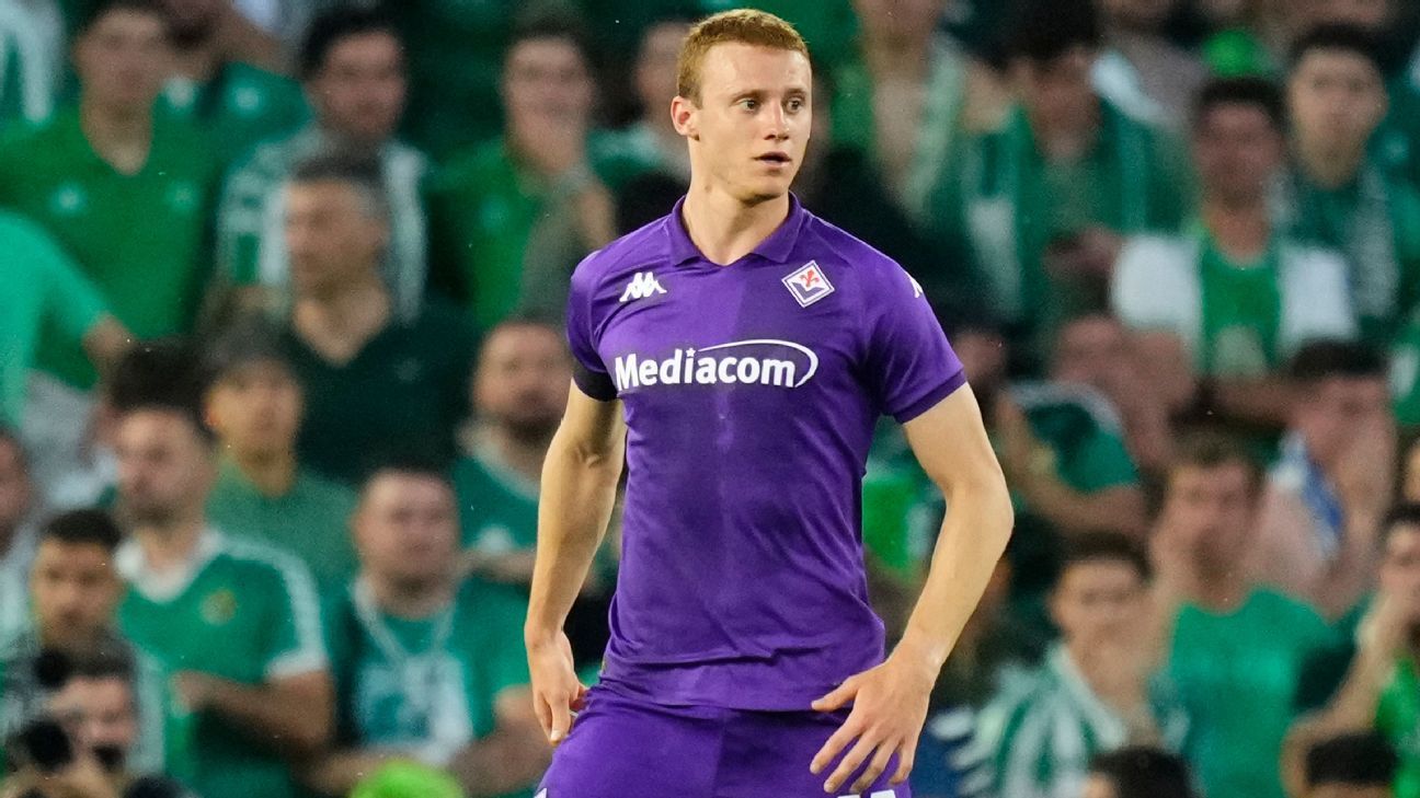 Transfer rumors, news: Man Utd tracking Fiorentina's Comuzzo