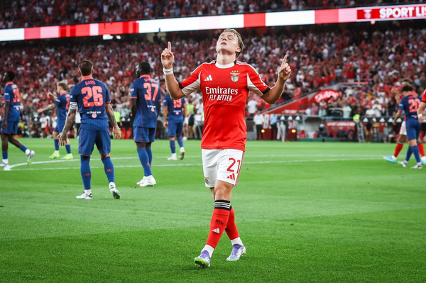 Benfica beat Nice to move closer to Champions League spot