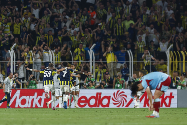 Fenerbahce rally to oust Feyenoord in dramatic seven-goal clash