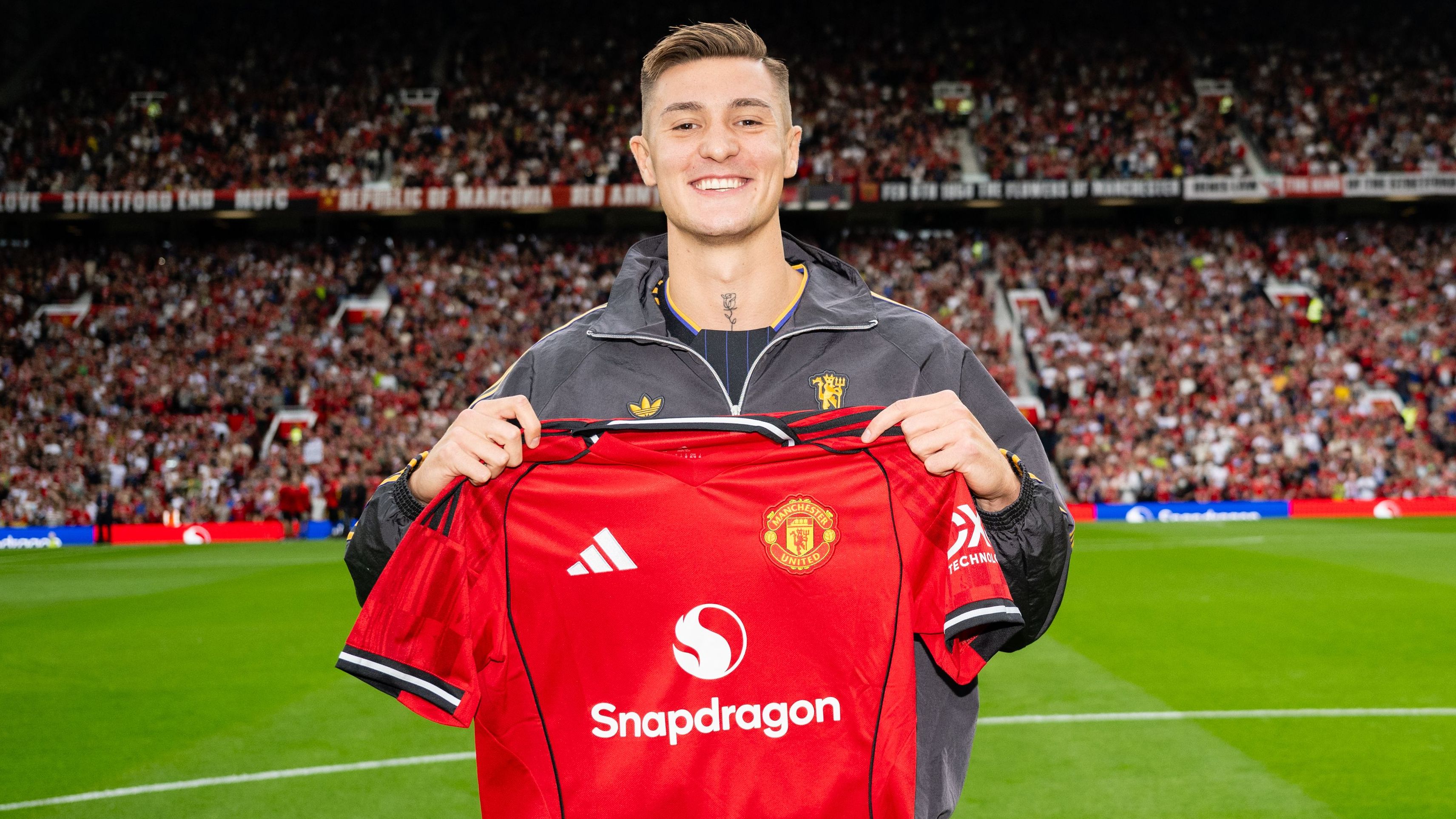 Benjamin Sesko vs Viktor Gyokeres: Man Utd-Arsenal showdown sets early stage for big-money No.9s to show the Premier League what they can offer