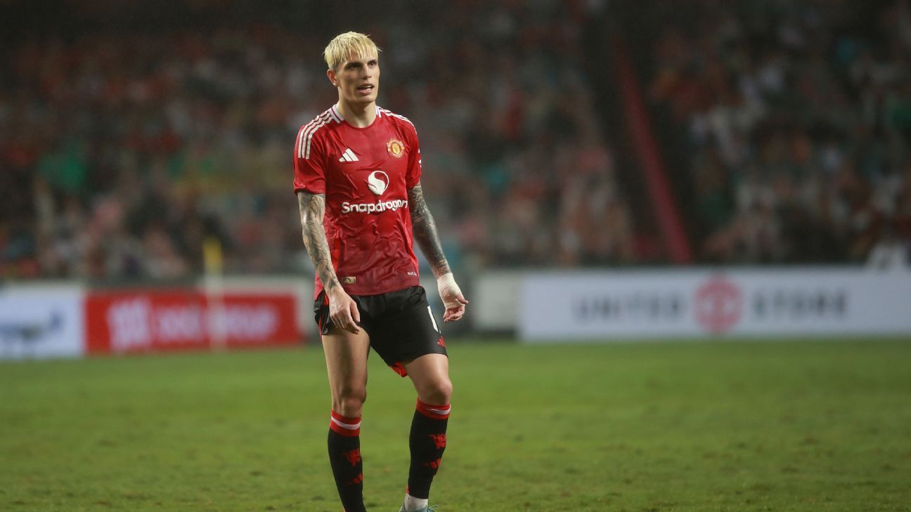 Transfer rumors, news: Man Utd braced for Chelsea Garnacho bid