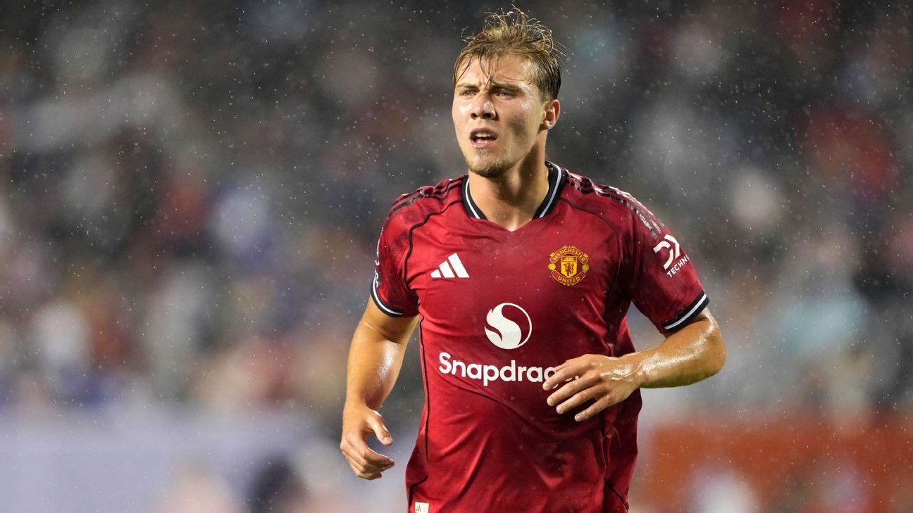 Transfer rumors, news: Man United's Højlund wants loan move