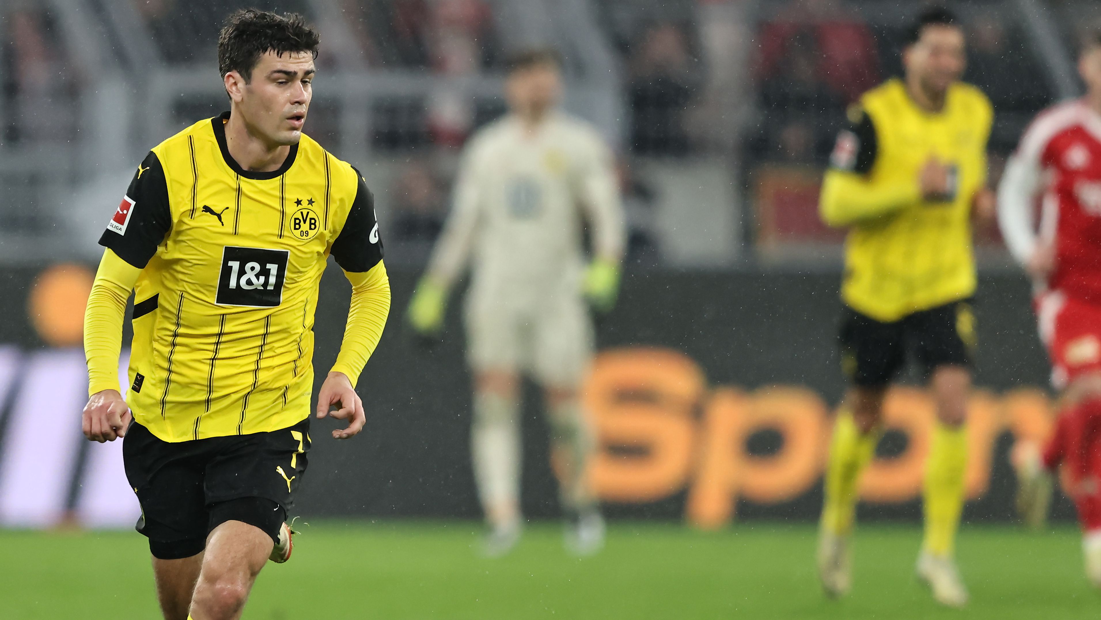 USMNT midfielder Gio Reyna reportedly in talks with Borussia Monchengladbach as Dortmund exit appears imminent